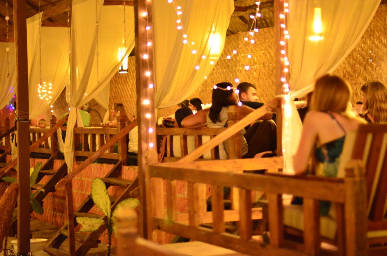 Sea Bird Beach Cafe & Cottages Morjim Exterior photo