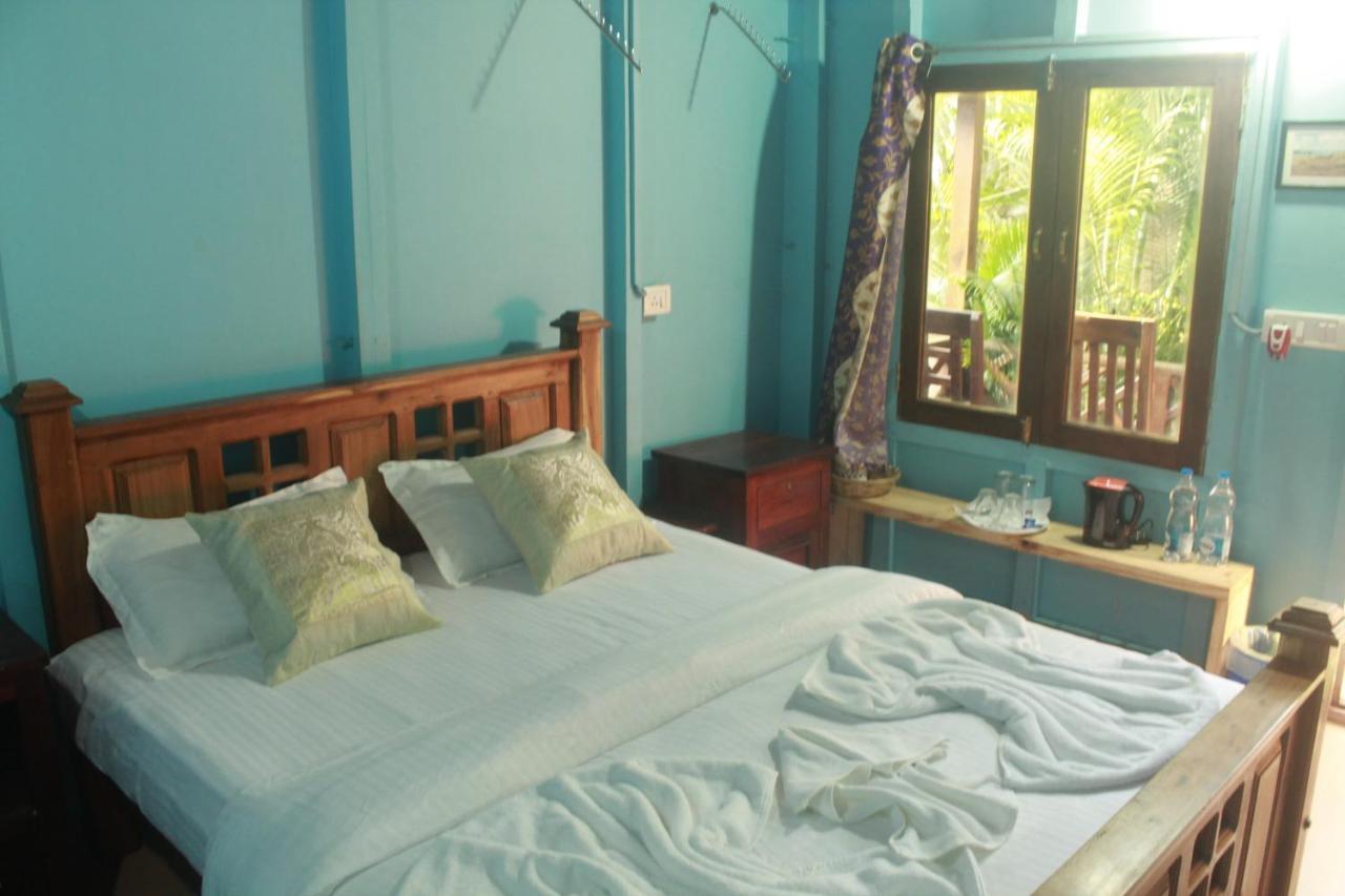 Sea Bird Beach Cafe & Cottages Morjim Exterior photo