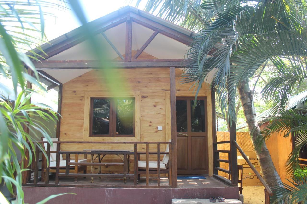 Sea Bird Beach Cafe & Cottages Morjim Exterior photo